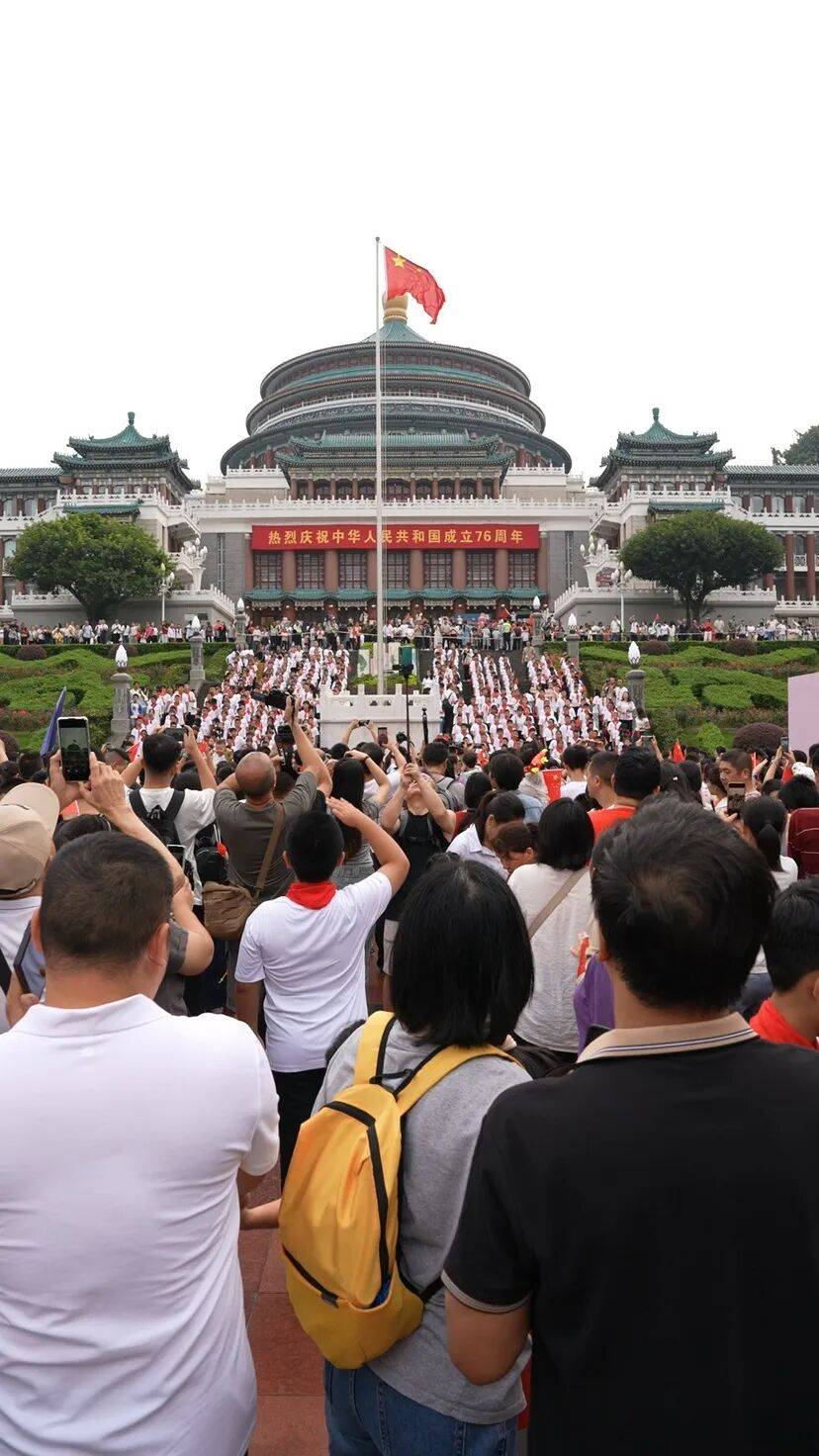 双节”渝中文旅市场“热力十足”！pg电子试玩燃！潮！旺！这个“(图3)