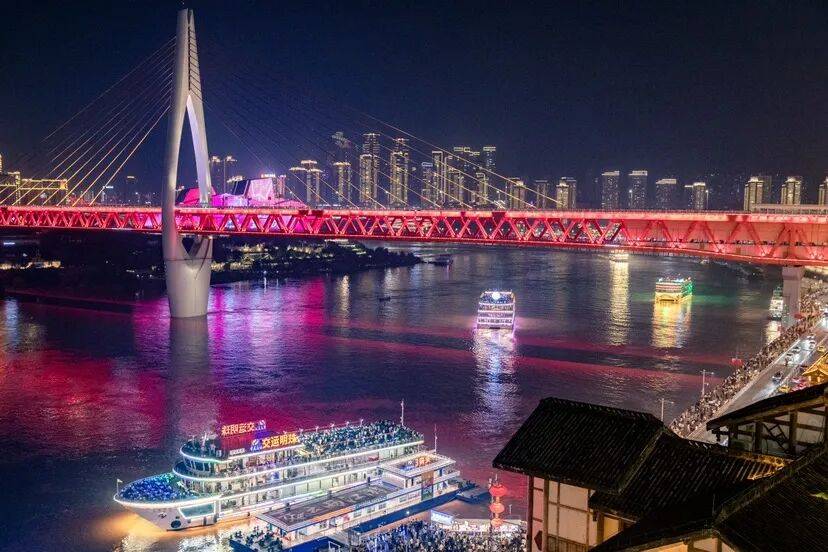 双节”渝中文旅市场“热力十足”！pg电子试玩燃！潮！旺！这个“(图8)