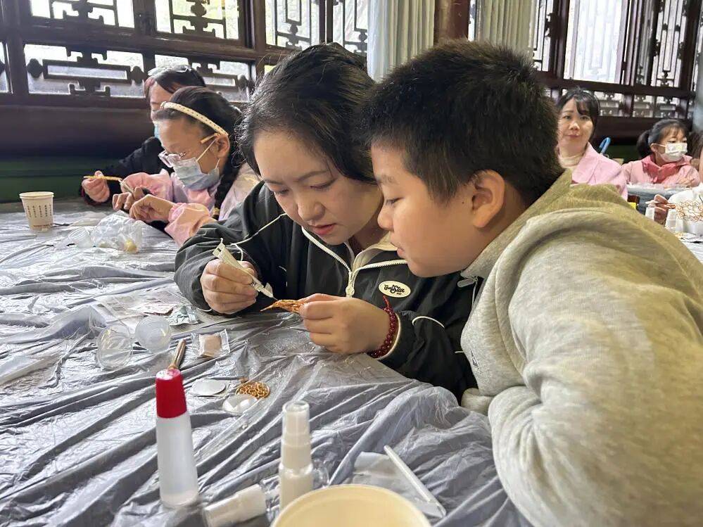 掐丝珐琅冰箱贴DIY活动成功举办电子pg盐博秋假限定：藻井探秘·(图2)